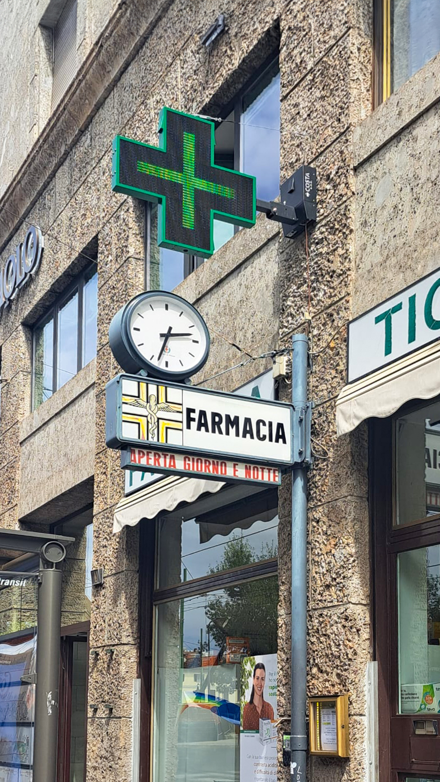 Croce a Led mod. Green Farmacia Ticinese